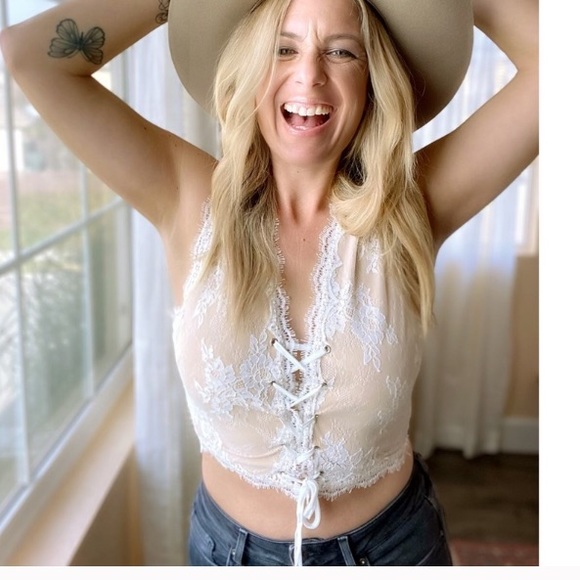 LAST Tie Front Lacey Crop - Picture 10 of 13